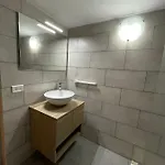 Nyaraló Linuccio *